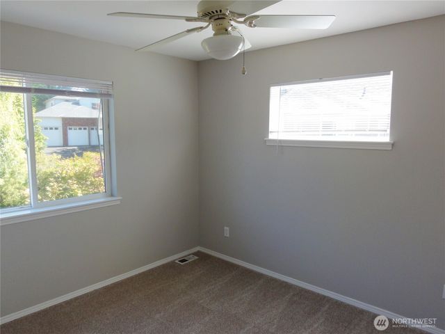 34231 31st Avenue SW, Federal Way, WA 98023