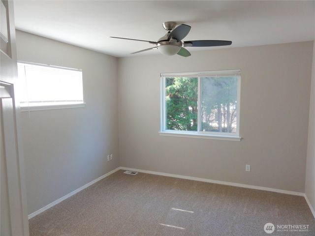 34231 31st Avenue SW, Federal Way, WA 98023
