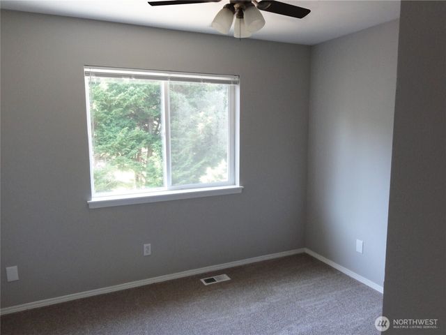 34231 31st Avenue SW, Federal Way, WA 98023