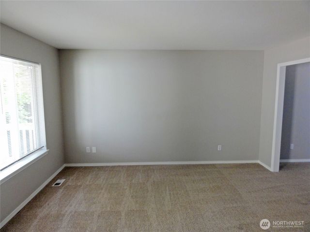 34231 31st Avenue SW, Federal Way, WA 98023