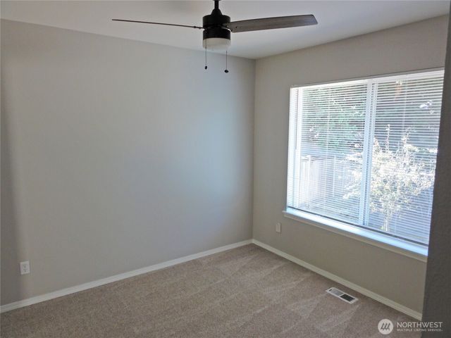 34231 31st Avenue SW, Federal Way, WA 98023