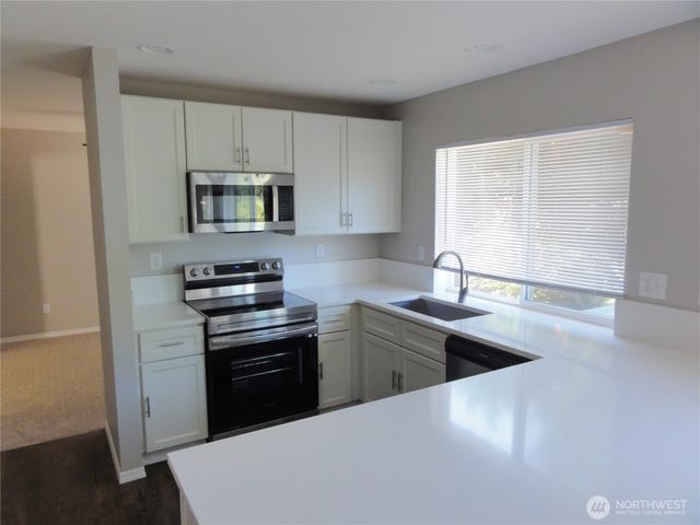 34231 31st Avenue SW, Federal Way, WA 98023