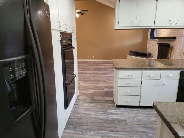 5728 Rockhill Road, Fort Worth, TX 76112