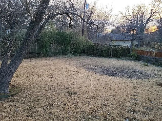 5728 Rockhill Road, Fort Worth, TX 76112