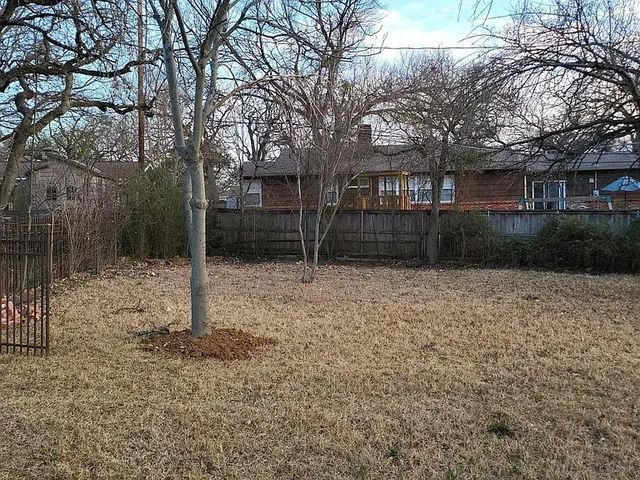 5728 Rockhill Road, Fort Worth, TX 76112