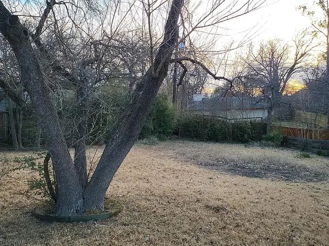 5728 Rockhill Road, Fort Worth, TX 76112