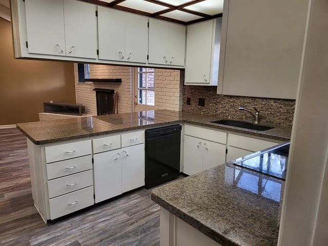 5728 Rockhill Road, Fort Worth, TX 76112