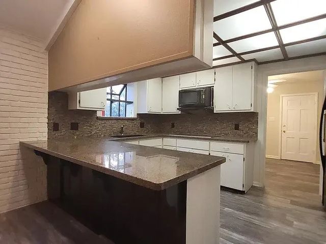 5728 Rockhill Road, Fort Worth, TX 76112