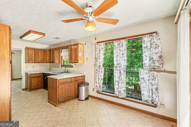 5613 YEAGER RIDGE Drive, Douglasville, GA 30135