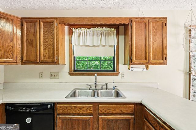 5613 YEAGER RIDGE Drive, Douglasville, GA 30135