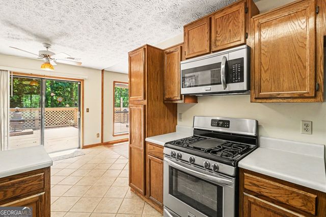 5613 YEAGER RIDGE Drive, Douglasville, GA 30135
