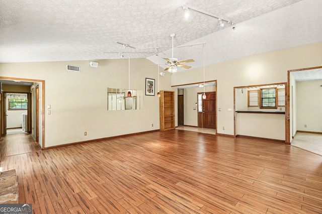 5613 YEAGER RIDGE Drive, Douglasville, GA 30135