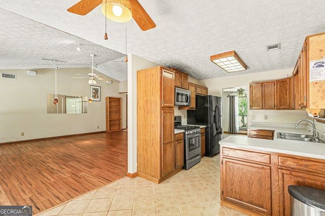 5613 YEAGER RIDGE Drive, Douglasville, GA 30135