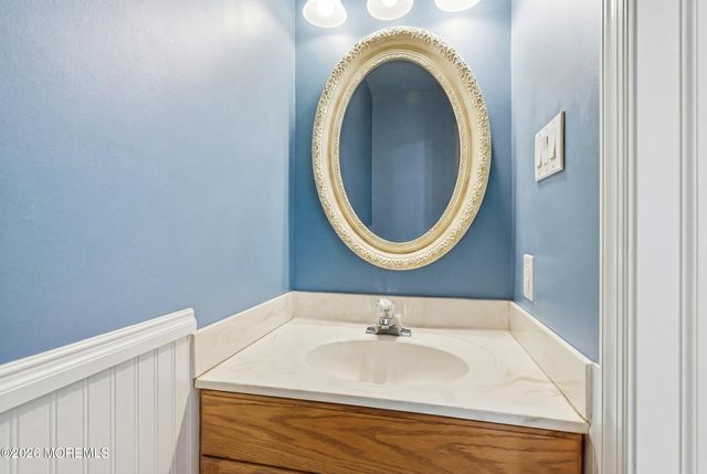 720 Talmadge Avenue, Oakhurst, NJ 07755