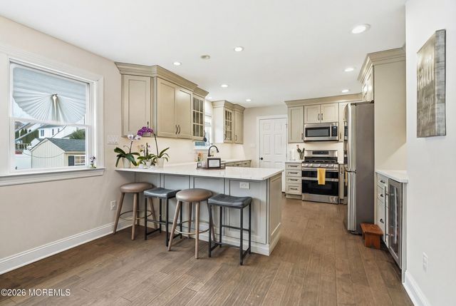 720 Talmadge Avenue, Oakhurst, NJ 07755