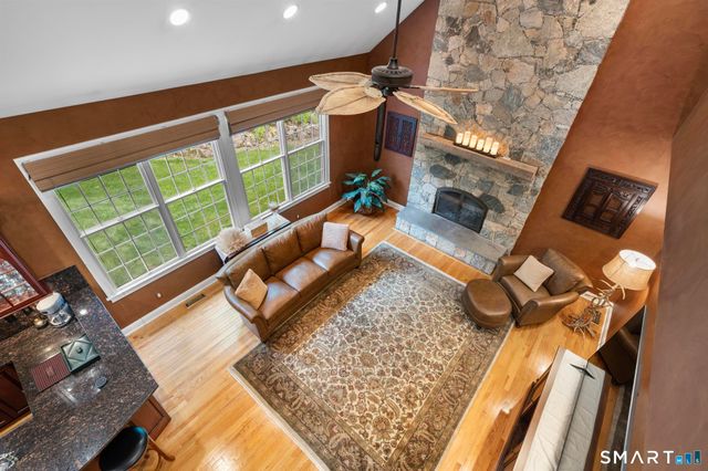 12 Logans Way, Danbury, CT 06811
