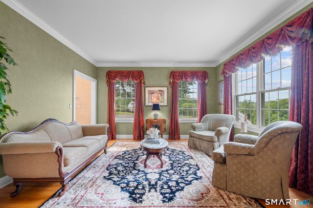 12 Logans Way, Danbury, CT 06811