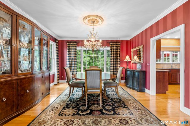 12 Logans Way, Danbury, CT 06811