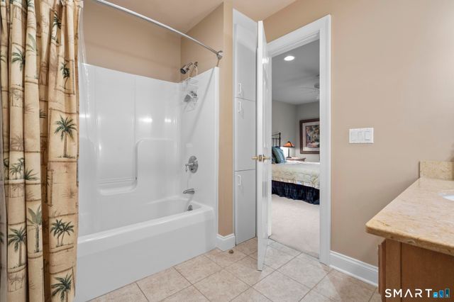 12 Logans Way, Danbury, CT 06811