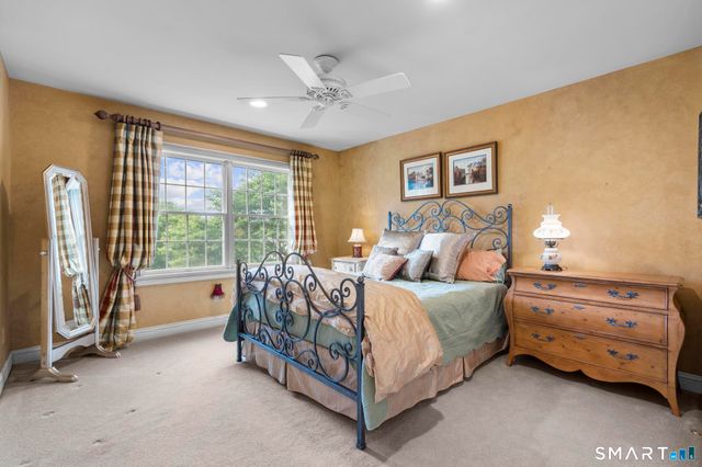 12 Logans Way, Danbury, CT 06811