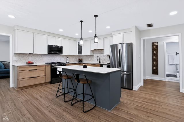 2577 Horizon Boulevard, Greenwood, IN 46143