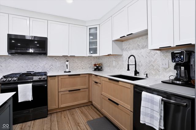 2577 Horizon Boulevard, Greenwood, IN 46143