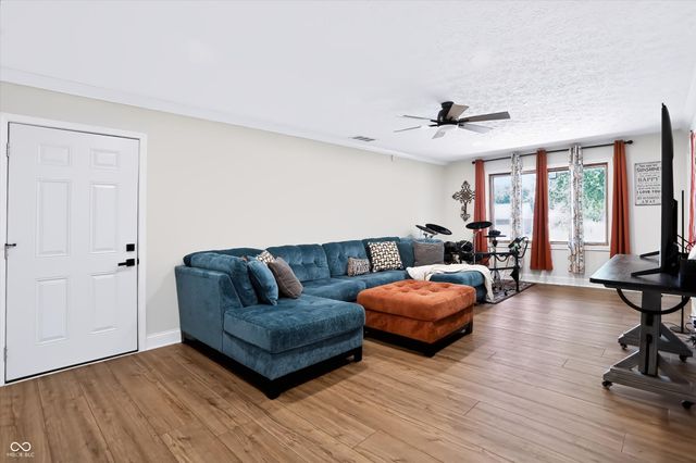 2577 Horizon Boulevard, Greenwood, IN 46143