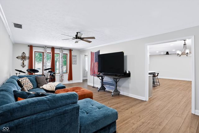 2577 Horizon Boulevard, Greenwood, IN 46143