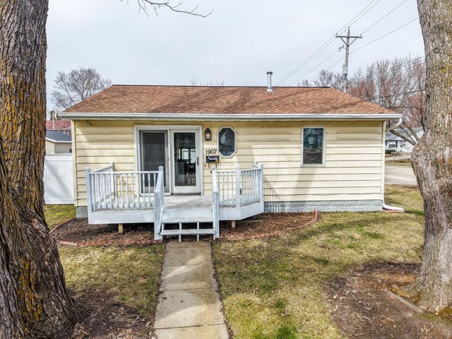 1907 1st St SW, Rochester, MN 55902