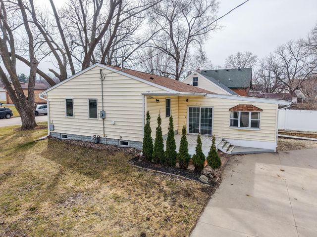 1907 1st St SW, Rochester, MN 55902