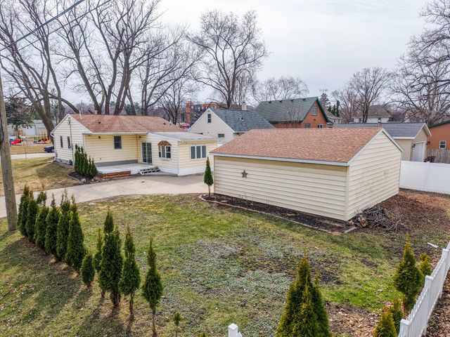 1907 1st St SW, Rochester, MN 55902