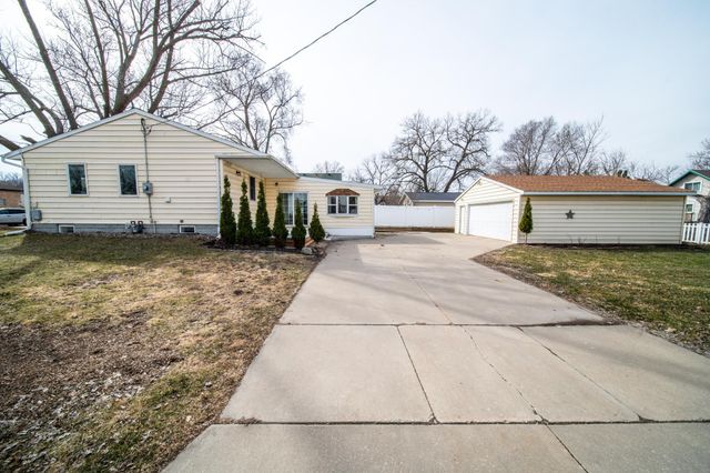 1907 1st St SW, Rochester, MN 55902