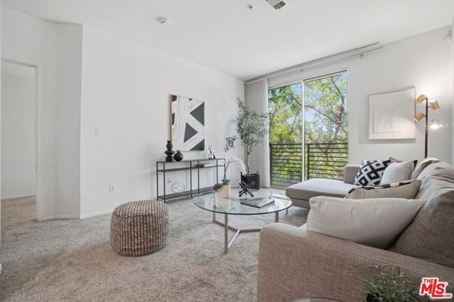 6400 Crescent Park 301, Los Angeles, CA 90094
