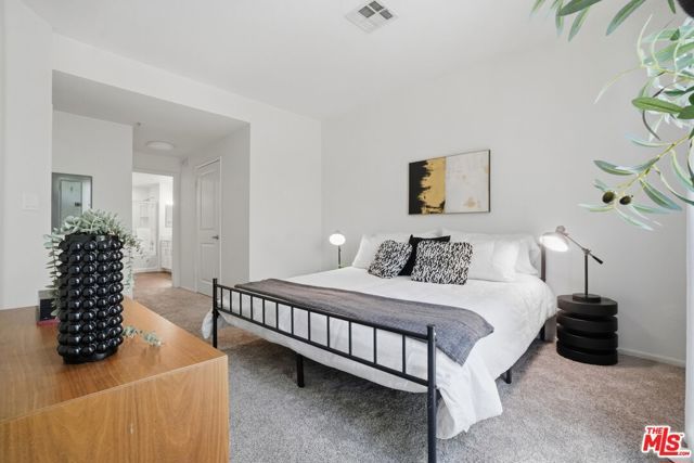 6400 Crescent Park 301, Los Angeles, CA 90094