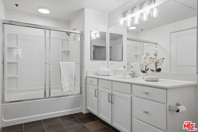 6400 Crescent Park 301, Los Angeles, CA 90094