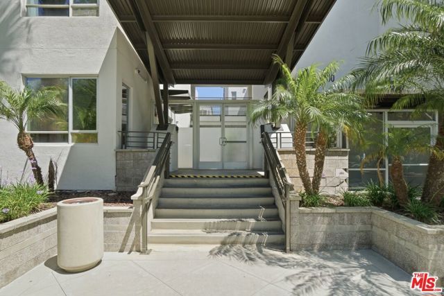 6400 Crescent Park 301, Los Angeles, CA 90094