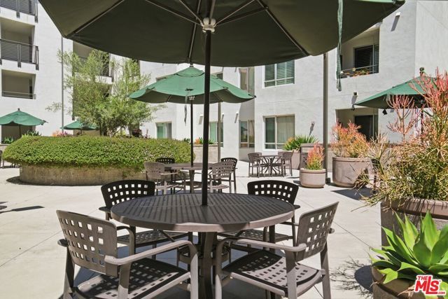 6400 Crescent Park 301, Los Angeles, CA 90094