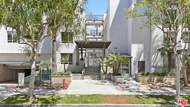 6400 Crescent Park 301, Los Angeles, CA 90094