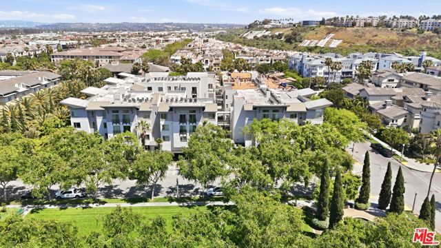 6400 Crescent Park 301, Los Angeles, CA 90094