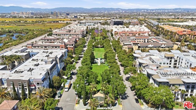 6400 Crescent Park 301, Los Angeles, CA 90094