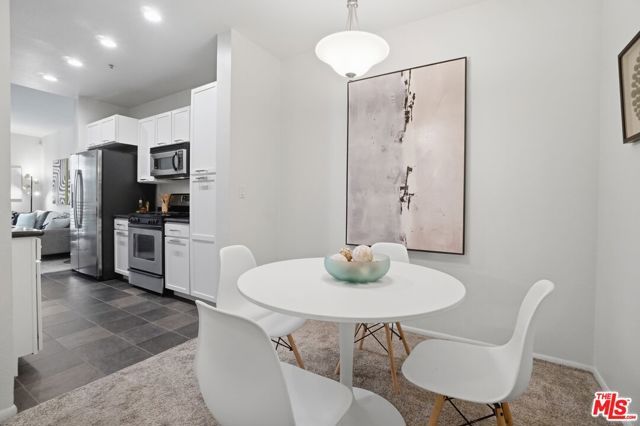 6400 Crescent Park 301, Los Angeles, CA 90094