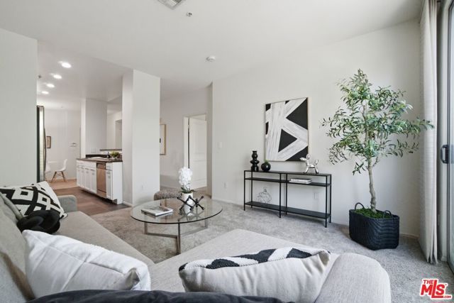 6400 Crescent Park 301, Los Angeles, CA 90094