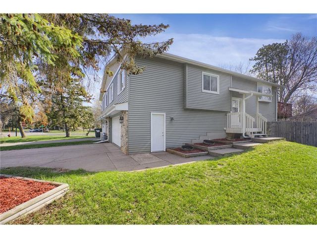 9458 Able Street NE, Blaine, MN 55434