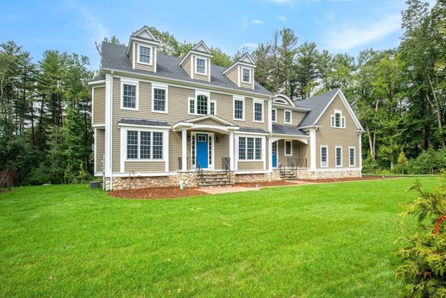 262 Meadowbrook Rd, Dedham, MA 02026