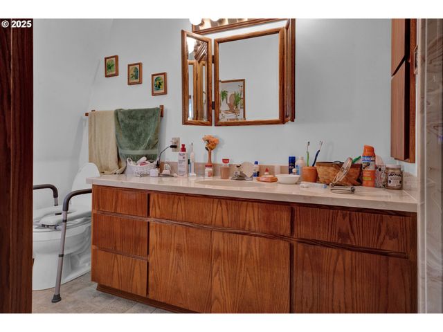 434 E 39TH Ave, Eugene, OR 97405