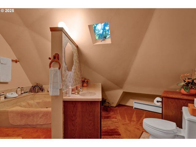 434 E 39TH Ave, Eugene, OR 97405