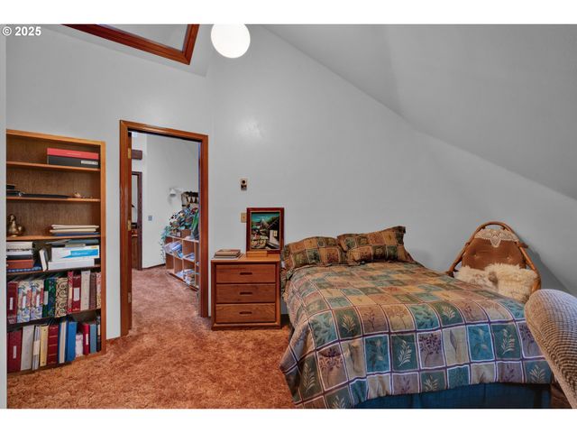 434 E 39TH Ave, Eugene, OR 97405