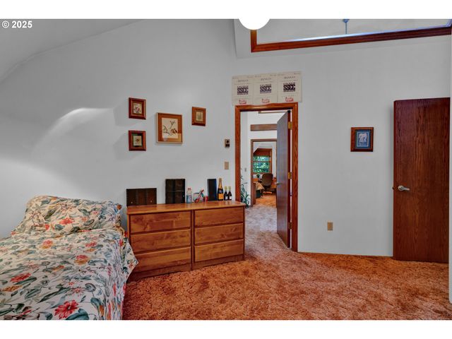 434 E 39TH Ave, Eugene, OR 97405