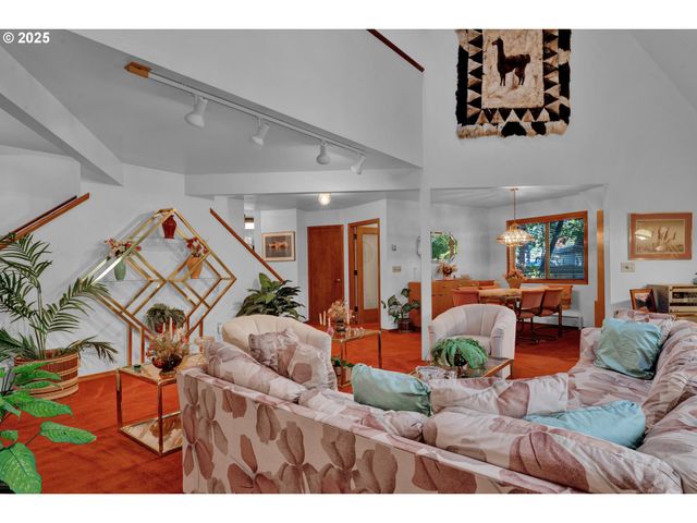 434 E 39TH Ave, Eugene, OR 97405