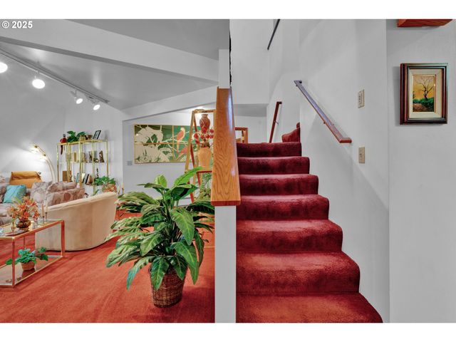 434 E 39TH Ave, Eugene, OR 97405